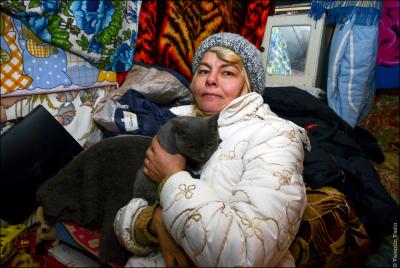 Женщина-инвалид два года живёт в гараже на 6-й Дачной (ФОТО) Женщина-инвалид два года живёт в гараже на 6-й Дачной (ФОТО)
