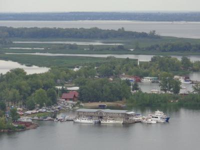 На Зеленом острове во время демонтажа лодочных баз произошла стычка с полицией (ФОТО) На Зеленом острове во время демонтажа лодочных баз произошла стычка с полицией (ФОТО)